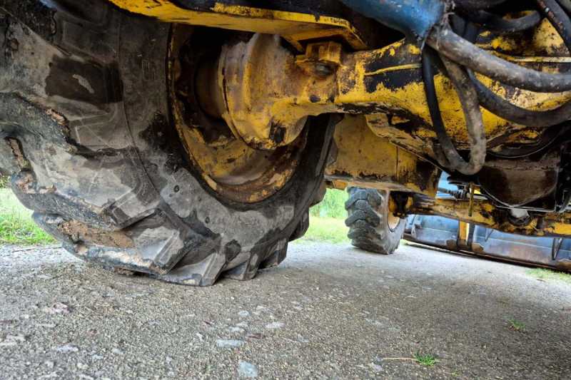 OmecoHub - Immagine KOMATSU WB93R-5